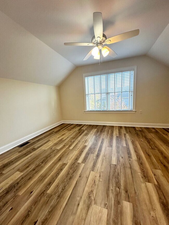 Building Photo - Single Family Home for Rent