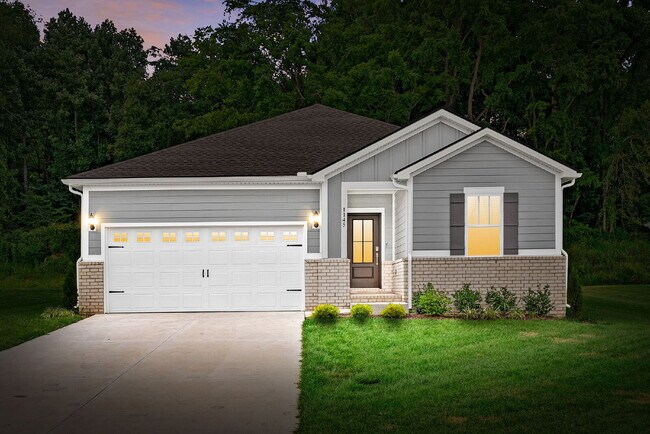 Building Photo - Spacious, Modern Ranch in Rossview!