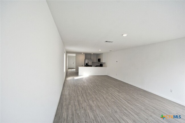 Primary Photo - 725 Hillview Ave