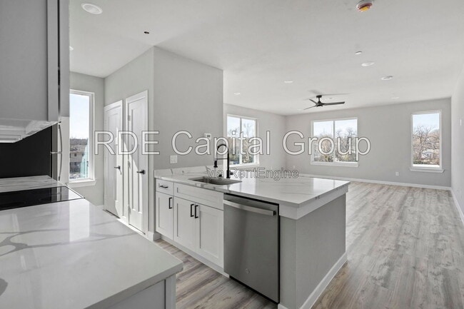 Building Photo - 948 S Corinth St Rd