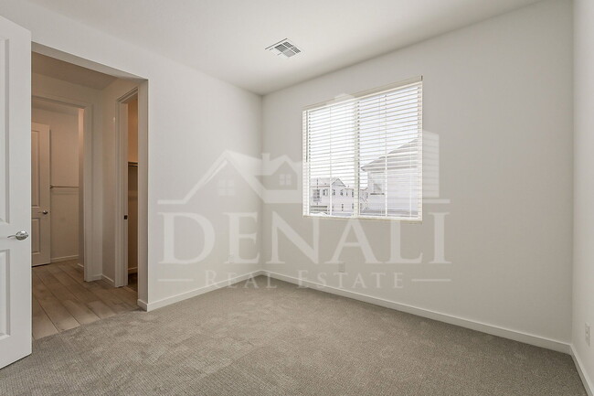 Building Photo - 2434 W Rowel Rd