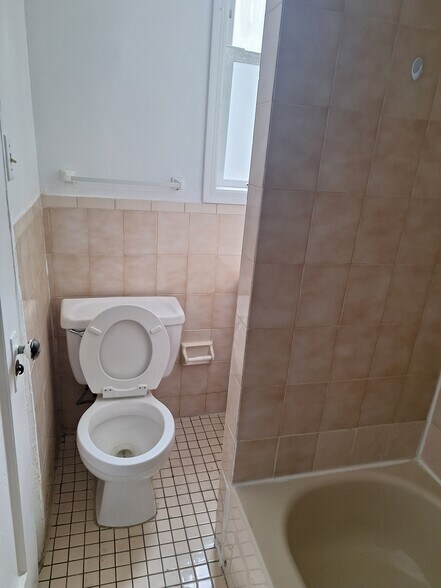 Building Photo - 3814 111th St