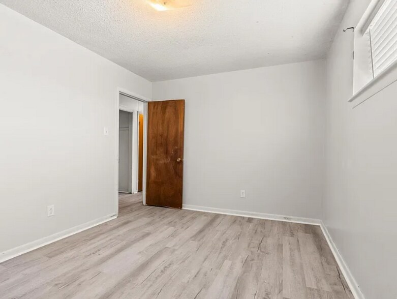 Building Photo - 504 Mimi Ln