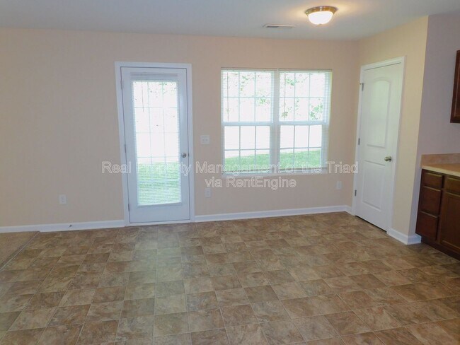 Building Photo - 4621 Chapel Ridge Dr