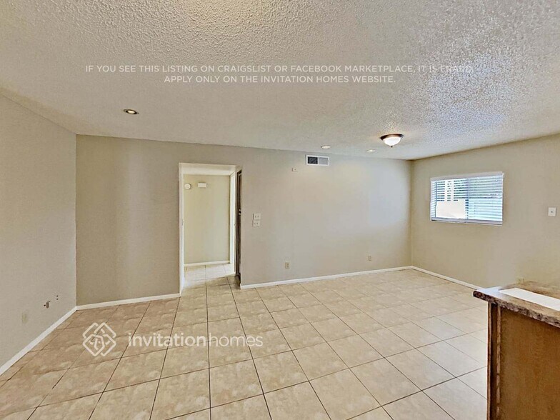 Building Photo - 1205 W Chilton St