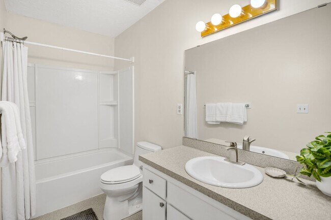 Building Photo - Downtown Anchorage One Bedroom One Bath (203)