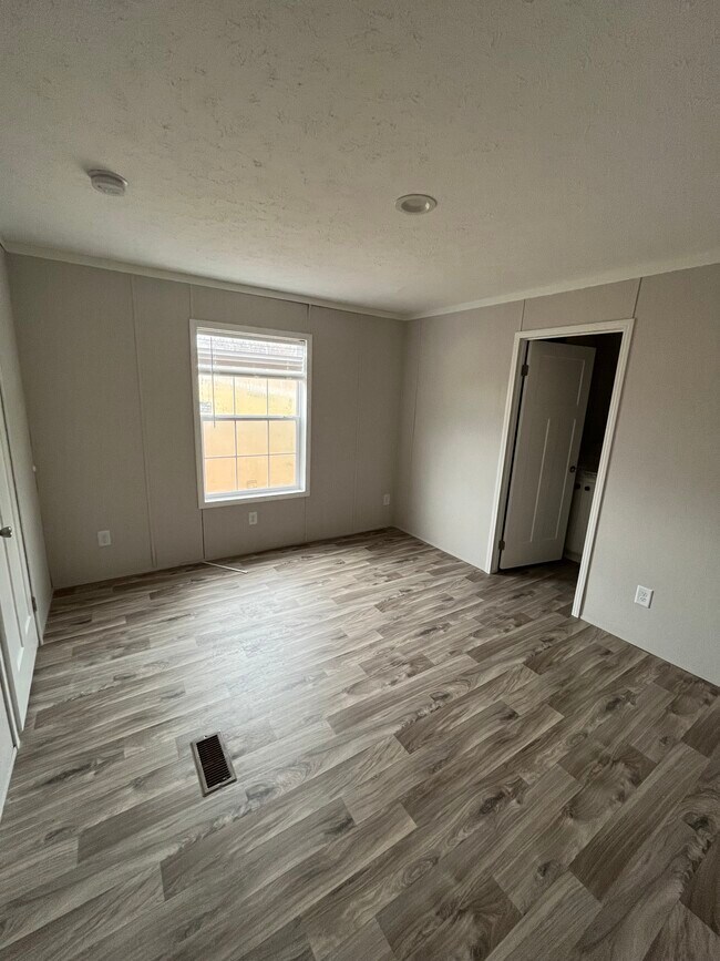 Building Photo - 205 Mountain Village Cir