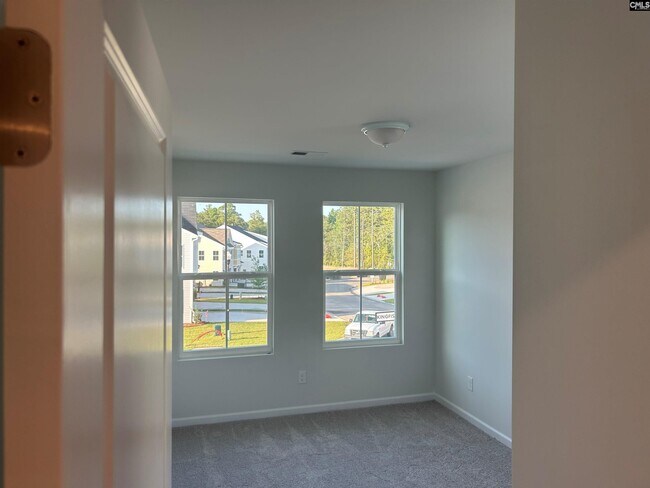 Building Photo - 505 Kingfisher Ct