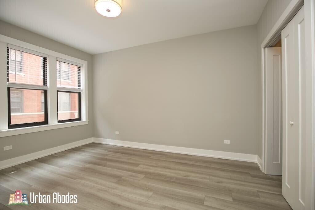 Building Photo - 3941 N Janssen Ave