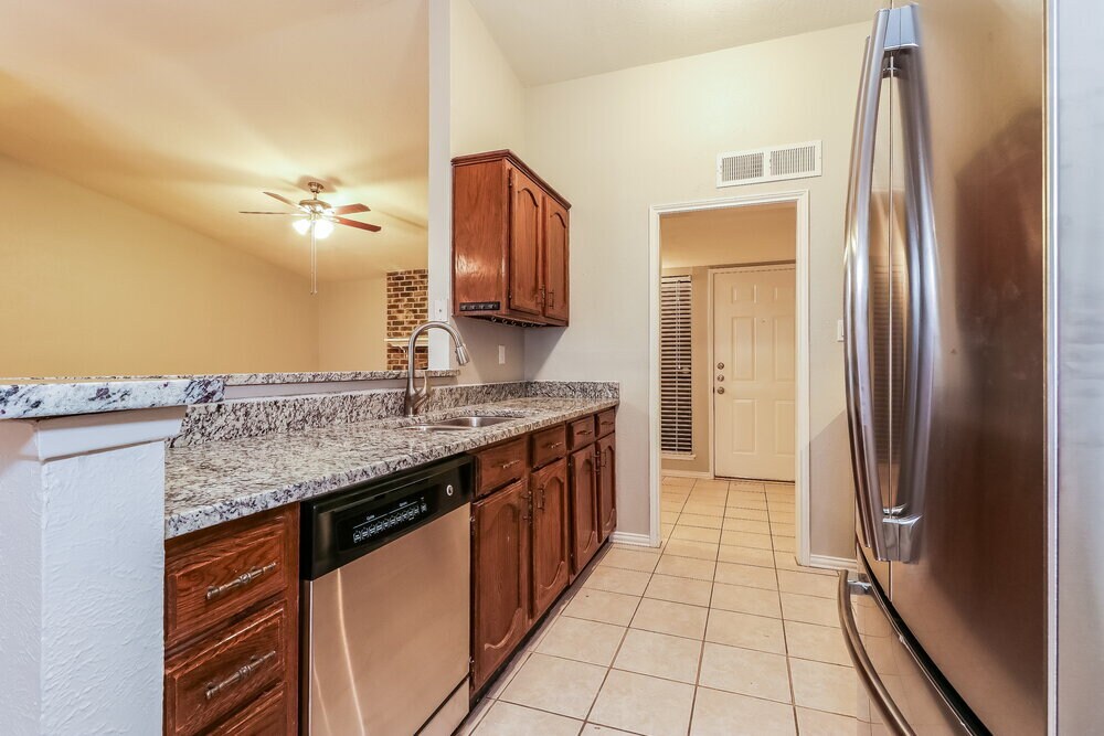 Building Photo - 6615 Springfield Dr