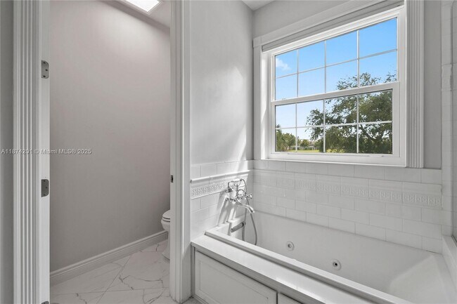 Building Photo - 118 Barbados Dr