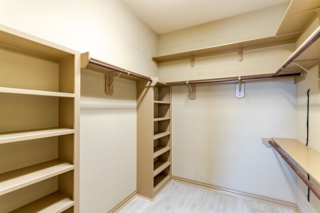Building Photo - 25010 Florina Ranch Dr