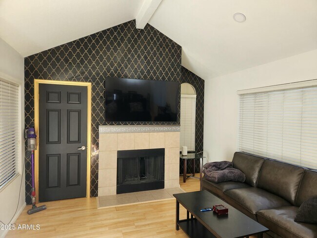 Building Photo - 5122 E Shea Blvd