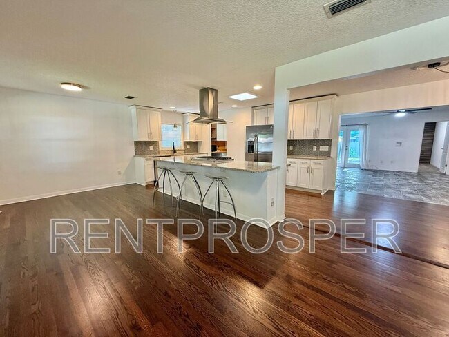 Building Photo - 207 James Dr