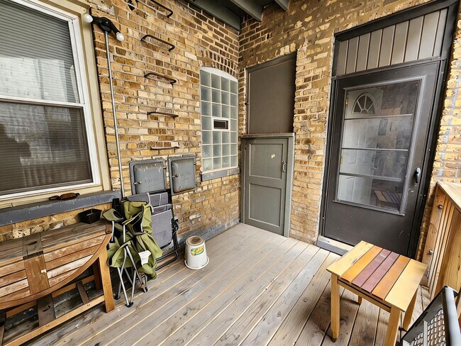 Building Photo - Spacious Updated 2 bed/1 bath in North Park