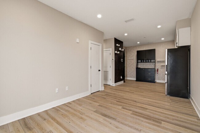 Building Photo - New Construction One Bedroom One Bathroom-Modern Living Off H Street!