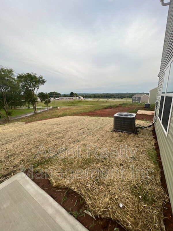 Building Photo - 323 Everleigh Cir