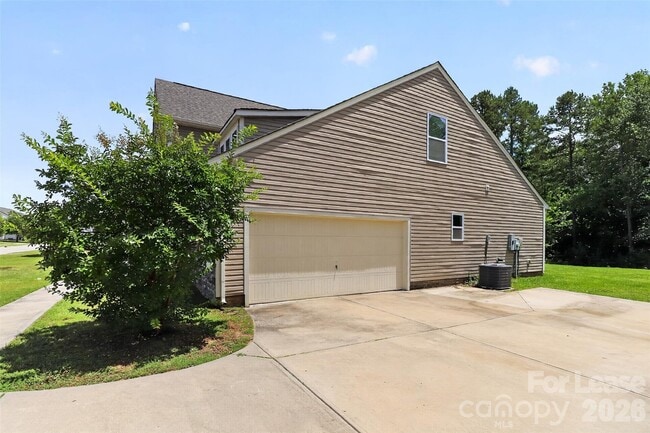 Building Photo - 2038 Eddie Massey Ln