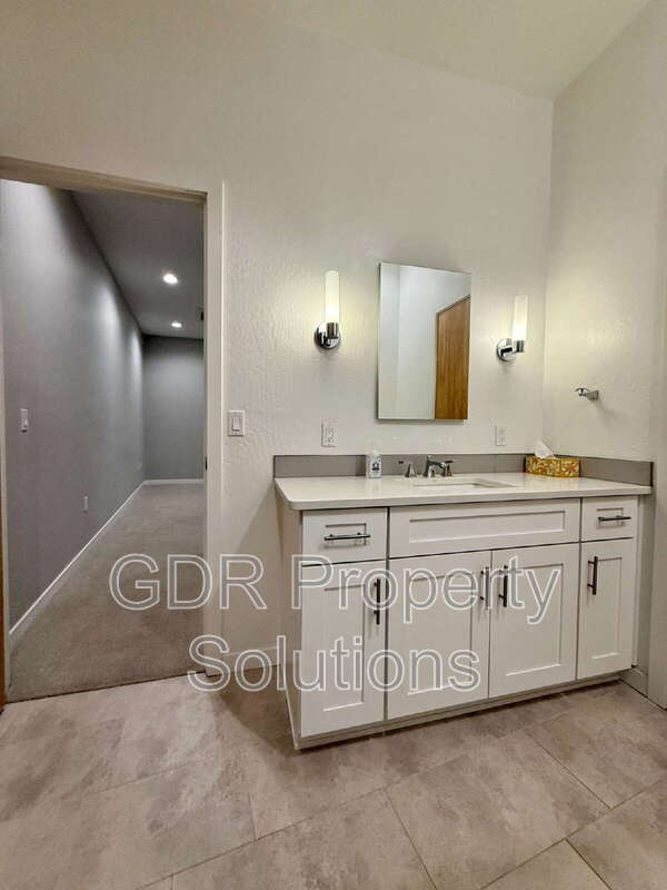 Building Photo - 3600 Central Ave SE