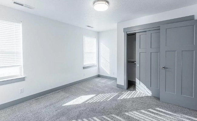 Building Photo - 3 bed 2.5 bath townhome in heart of Meridian