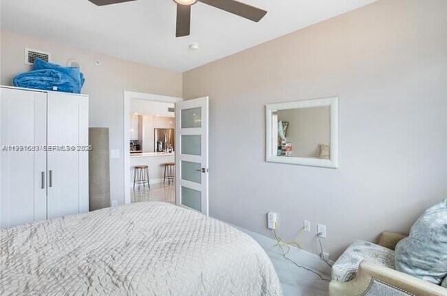 Building Photo - 3020 NE 32nd Ave