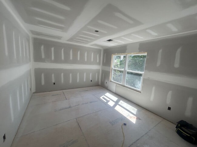 Building Photo - 1311 McDuffie Ave