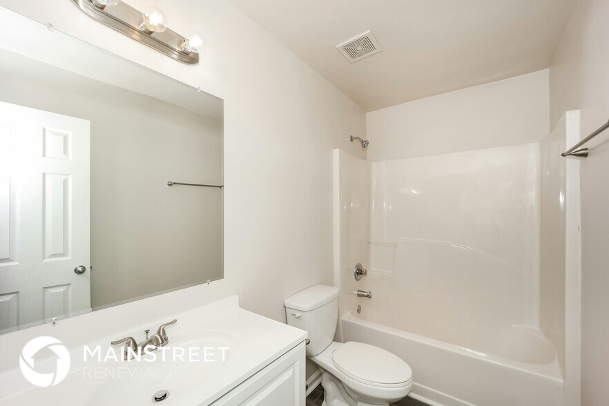 Building Photo - 5905 Raventree Ct