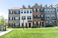 Building Photo - 18 Cortland Ct