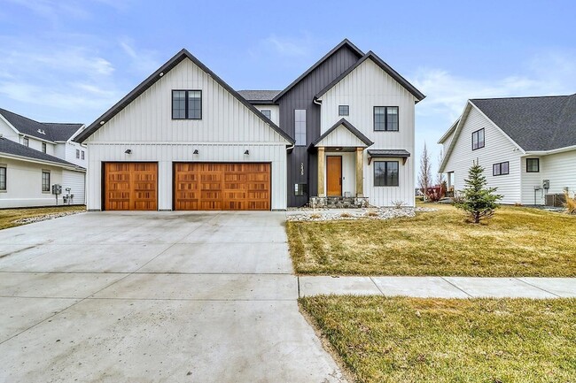 Building Photo - 2439 River's Bend Dr E