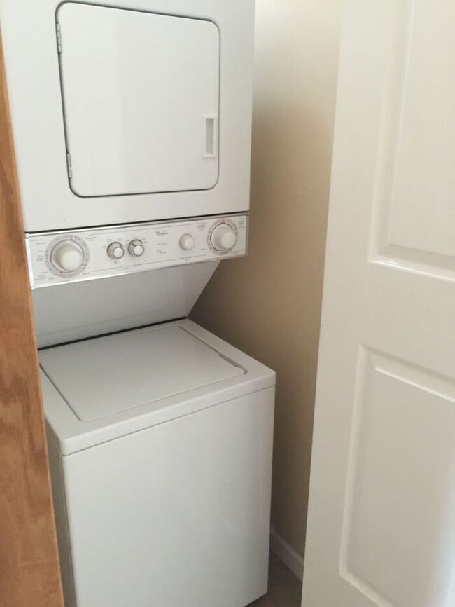 Building Photo - 3 bedroom, 1 full bath fully remodeled Ranch home in Parchment Schools