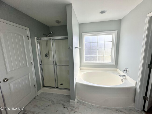Building Photo - 2443 Kodiak Dr
