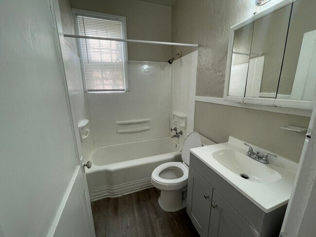 Building Photo - 1270 Overton Park Ave