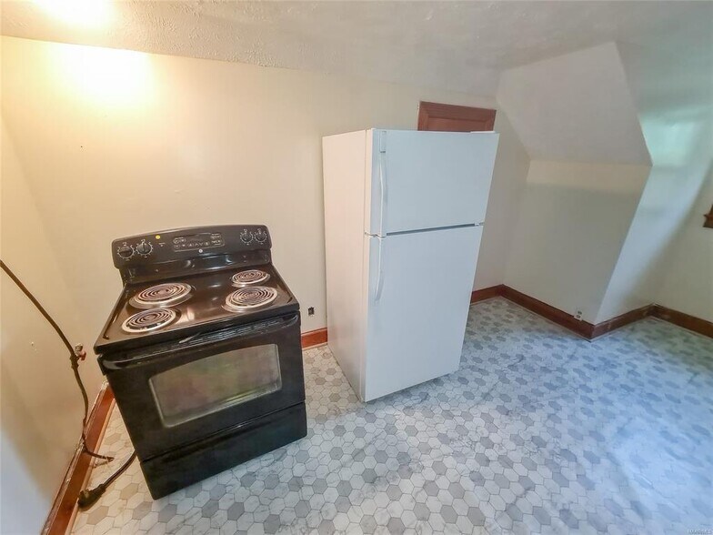 Building Photo - 2305 Yancey Ave