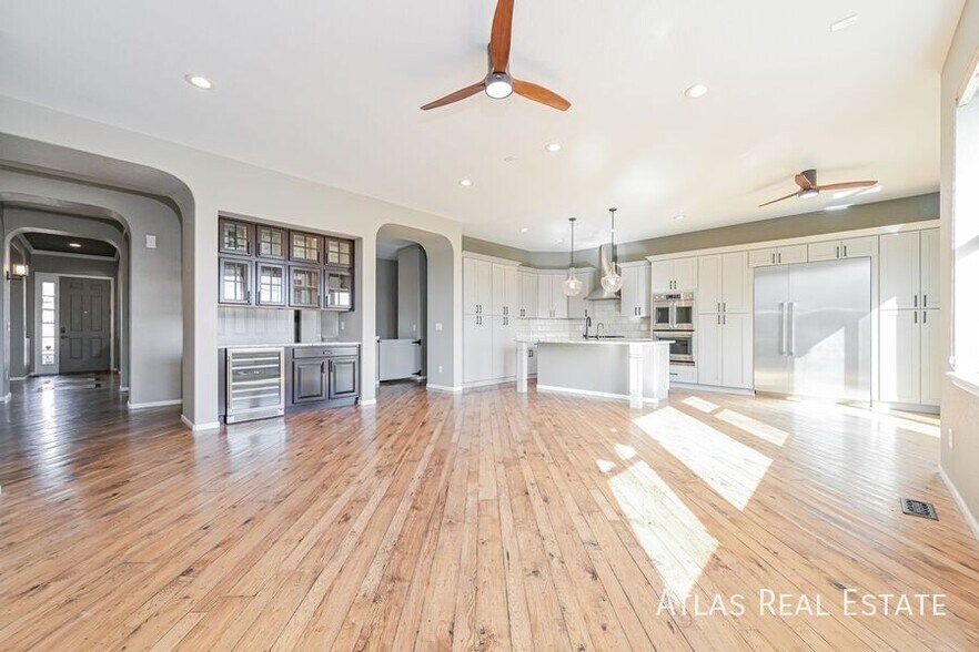 Building Photo - 6242 S Oak Hill Ct