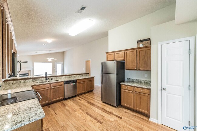 Building Photo - 135 Bremerton Dr SW