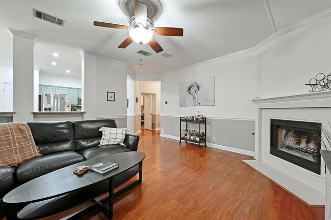 Building Photo - 2041 Desco Dr