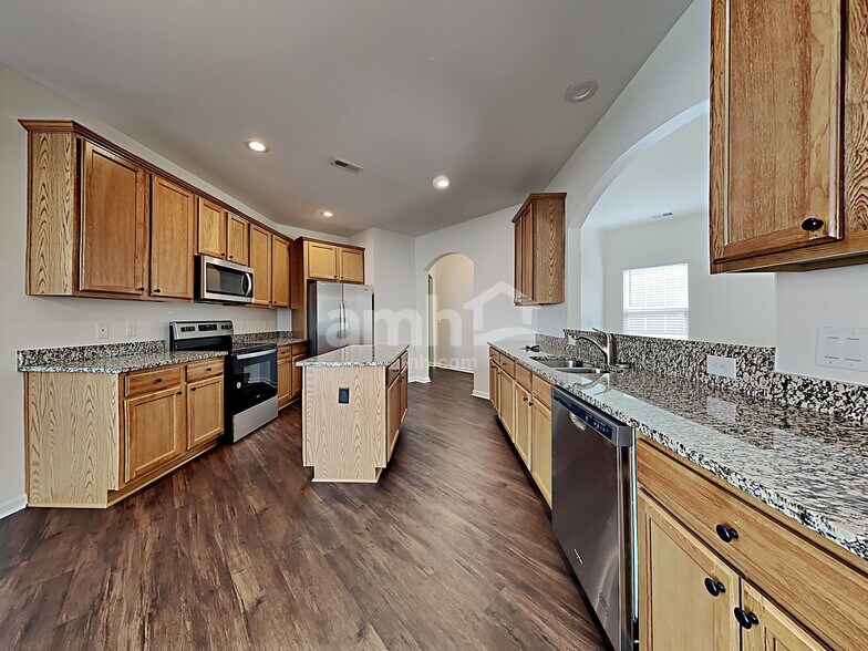 Building Photo - 37 Sand Live Oak Dr