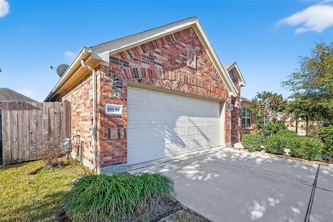 Building Photo - 18139 Swallow Spgs Wy