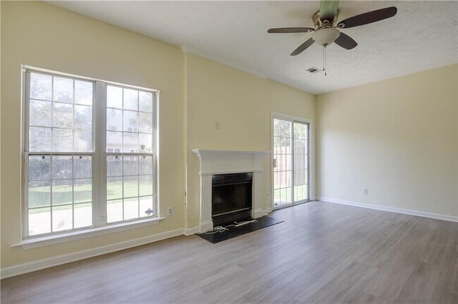 Building Photo - 4033 Oak Glenn Dr