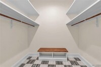 Building Photo - 674 Main St