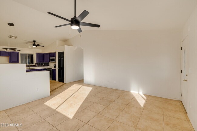 Building Photo - 33665 S Incline Dr