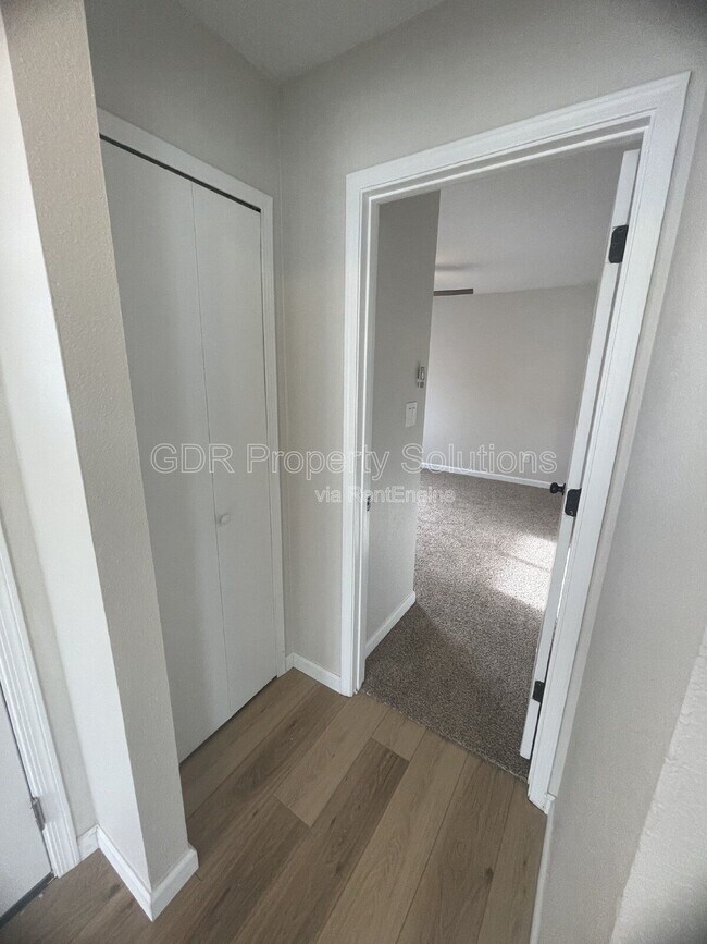 Building Photo - 4733 Platinum Dr NE