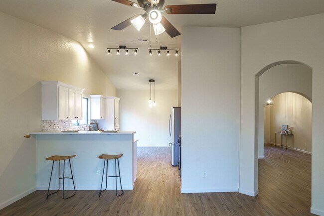 Building Photo - Elegant, Exclusive & Exquisite in this dre...