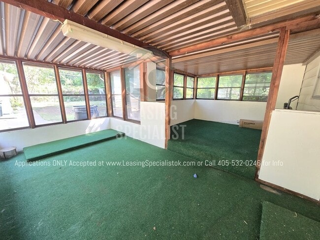 Building Photo - Charming Del City 4 Bed 2 bath!