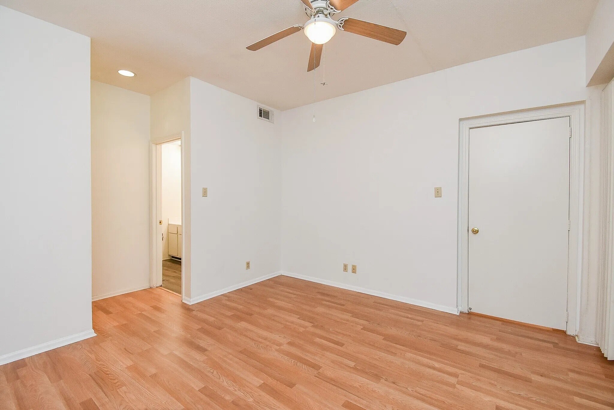 Building Photo - 2211 S Braeswood Blvd