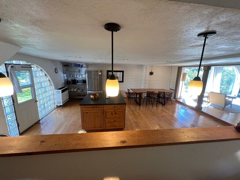 Kitchen and dining table - 3333 Fern Flat Rd