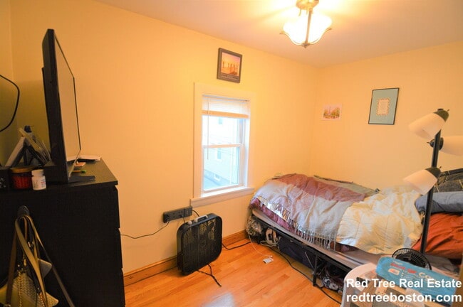 Building Photo - 345 Market St