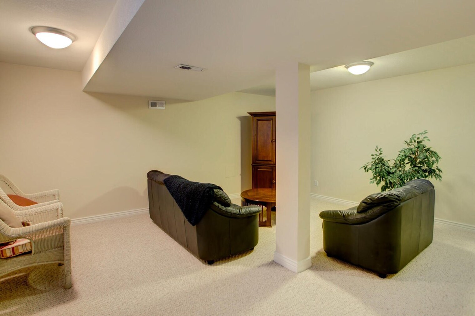 Building Photo - 2102 S Sherman St