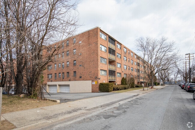 Building Photo - 120 Clinton Ave