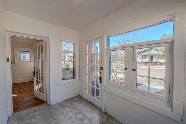 Building Photo - 720 Marquette Ave NW